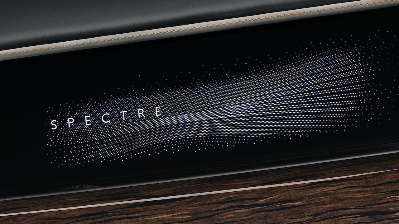 P90643676_highRes_rolls-royce-spectre-